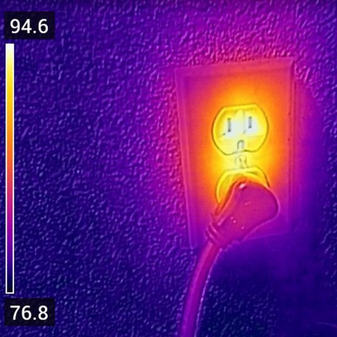 FLIR KAMERA TERMOWIZYJNA Z TECHNOLOGIĄ POPRAWY OBRAZU MSX WI-FI I ŁĄCZNOŚCIĄ W CHMURZE, 128X96PX, DO 300STC, FOV 53,6ST, C3-X