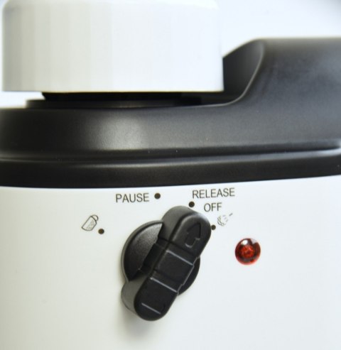 Feel-Maestro Kolbowy ekspres do kawy ze spieniaczem do mleka MR-410