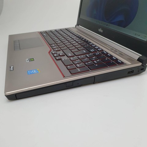 Laptop Fujitsu H730