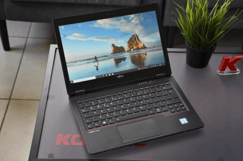 Laptop Fujitsu U727 FHD