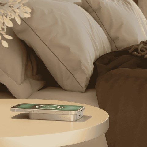 ZENS Slim Qi2 Aluminium Powerbank - magnetyczny powerbank 10000 mAh kompatybilny z MagSafe i Qi2 (white)