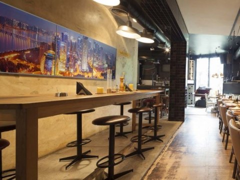 Uchwyt ścienny Equip 32"-65"/30kg 1TFT 1Gelenk Push-In-Pop czarny