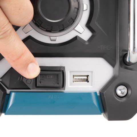 Radio DMR108N, tinka beveik visi Makita akumuliatoriai 7,2 - 18V, galimybe prijungti, Bluetooth i USB