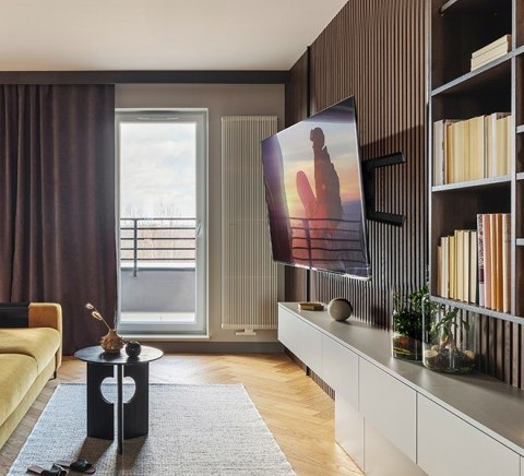 Uchwyt ścienny z podwójnym ramieniem wspornikowym do płaskich ekranów z funkcją pochylania i obrotu B-Tech BT8227/B