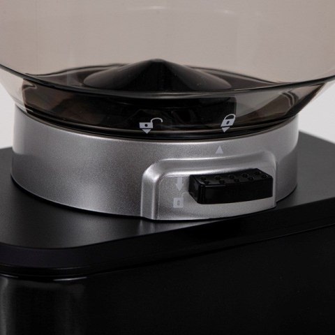 Młynek żarnowy ADLER AD 4300