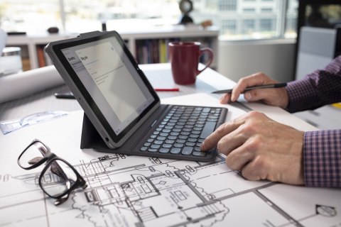 ZAGG Keyboard Pro Keys - obudowa z klawiaturą do iPad 10.2"