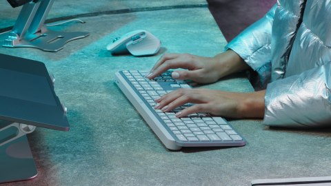 Klawiatura Logitech MX Keys S 920-011566 RF Wireless + Bluetooth QWERTZ Niemiecki Aluminium, Biała