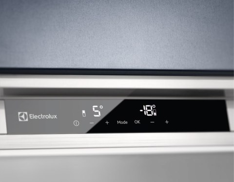 Lodówka ELECTROLUX Seria 800 A++ 925 561 035