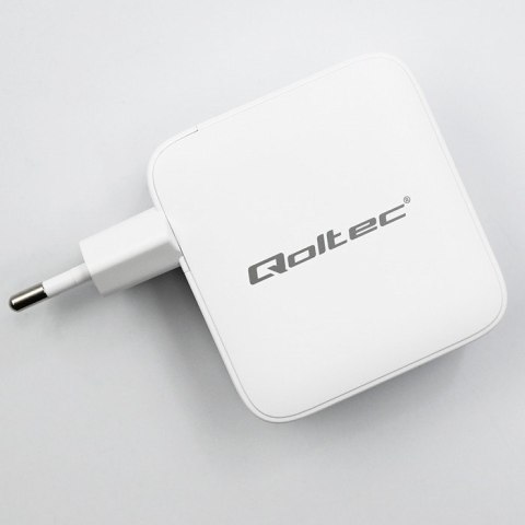 Qoltec Ładowarka sieciowa 140W GaN | 5-20V | 2.5-5A | 3 x USB-C PD | 1 x USB QC 3.0 | Biała