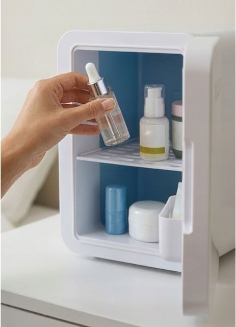 Mini lodówka z lusterkiem do makijażu LED ELLE 6L biała