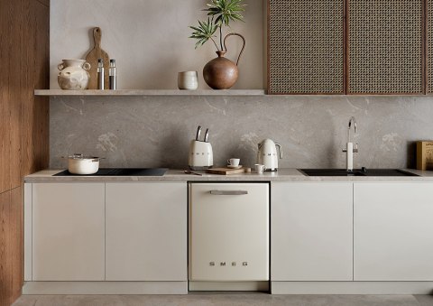 Smeg KLF03CREU czajnik elektryczny 1,7 l 2400 W Kremowy