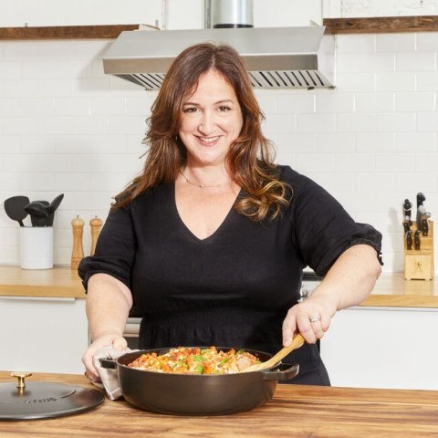 Głęboka patelnia do duszenia z pokrywką STAUB 40511-472-0 - czarna 28 cm