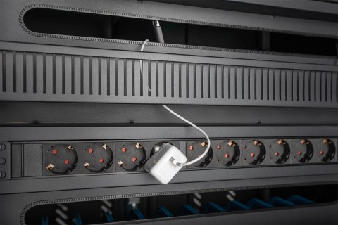 Szafa mobilna DIGITUS na kółkach do ładowania notebooków/tabletów do 15,6"