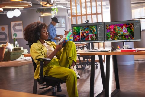 Zestaw słuchawkowy POLY Voyager Surround 85 UC 8G7T8AA z certyfikatem Microsoft Teams USB-C + przejściówka USB-C/A + podstawka ł