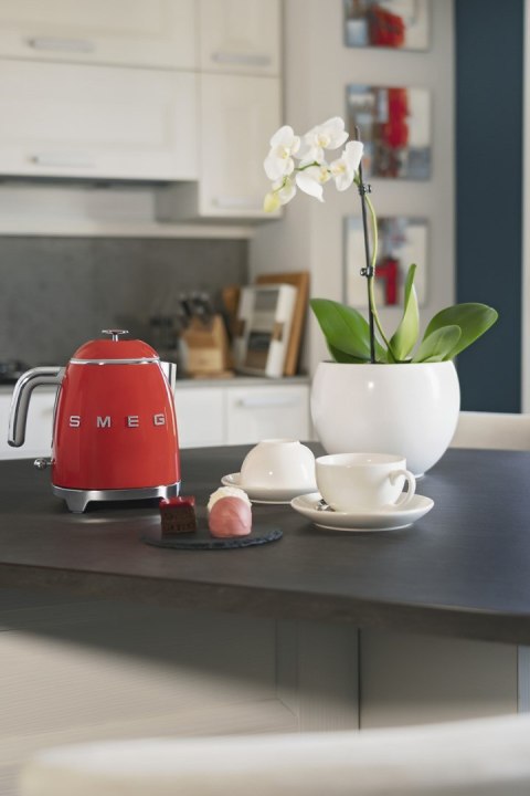 SMEG Czajnik (KLF05RDEU) mini 0,8L czerwony