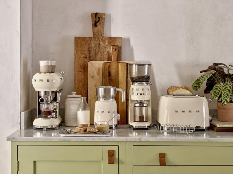 SMEG Toster (TSF03CREU) creme