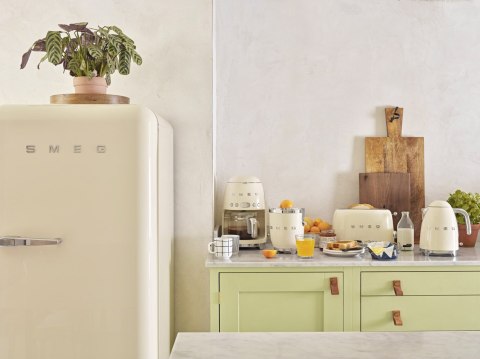 SMEG Toster (TSF03CREU) creme