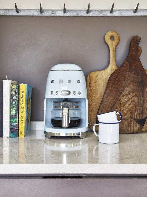 Ekspres do kawy SMEG model DCF02PBEU pastelowy niebieski