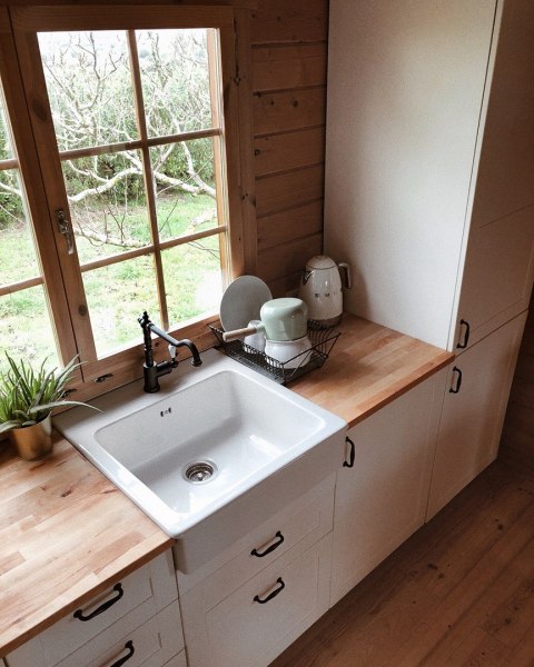 Czajnik elektryczny SMEG KLF04CREU kremowy