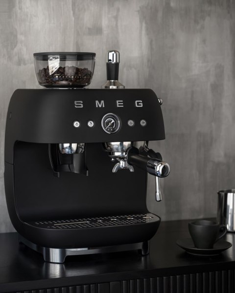 Smeg EGF03BLMEU ekspres do kawy Ręczny Ekspres do espresso 2,4 l