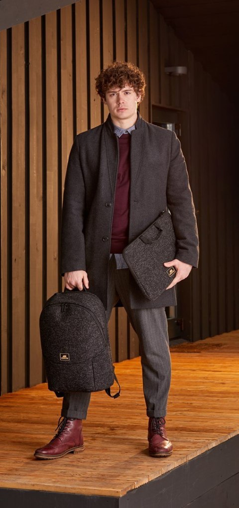 Plecak na laptop 15,6", RIVACASE Anvik, 15L, czarny, z materiału wodoodpornego, kieszenie na tablet 10,5", smartfon, dokumenty, 