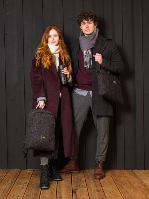 Plecak na laptop 15,6", RIVACASE Anvik, 15L, czarny, z materiału wodoodpornego, kieszenie na tablet 10,5", smartfon, dokumenty, 