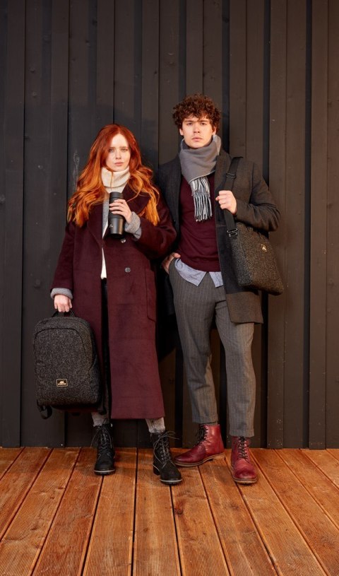 Plecak na laptop 15,6", RIVACASE Anvik, 15L, czarny, z materiału wodoodpornego, kieszenie na tablet 10,5", smartfon, dokumenty, 