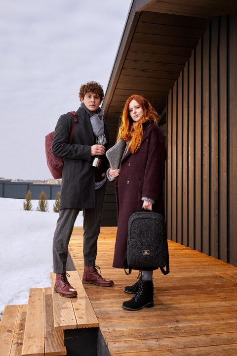 Plecak na laptop 15,6", RIVACASE Anvik, 15L, czarny, z materiału wodoodpornego, kieszenie na tablet 10,5", smartfon, dokumenty, 