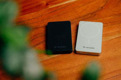 Verbatim Charge 'n' Go Essentials 10000 mAh Bezprzewodowe ładowanie Czarny